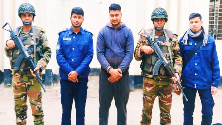 চুনারুঘাট সেনাবাহিনীর হাতে এক কথিত সমন্বয়ক আটক