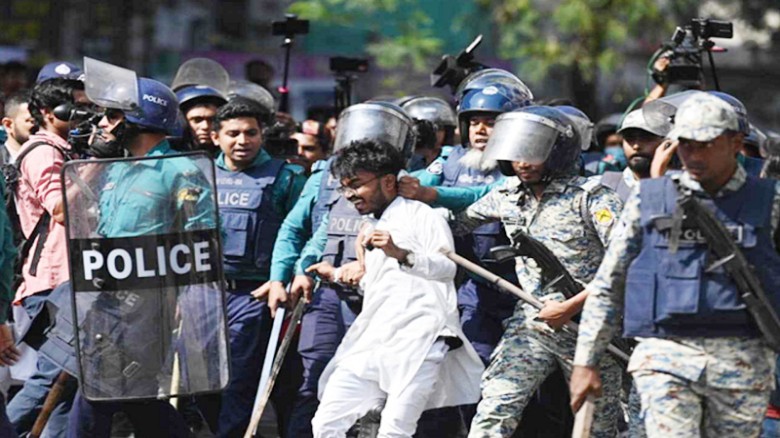 হিযবুত তাহ্‌রীরের মিছিল থেকে আইনশৃঙ্খলা বাহিনী কয়েকজনকে আটক করেছে