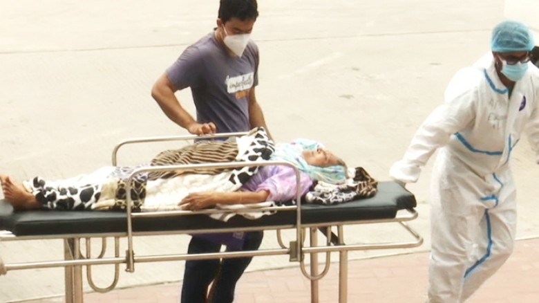 করোনায় প্রবীণের মৃত্যু, বিশেষজ্ঞদের পরামর্শ সতর্ক থাকা