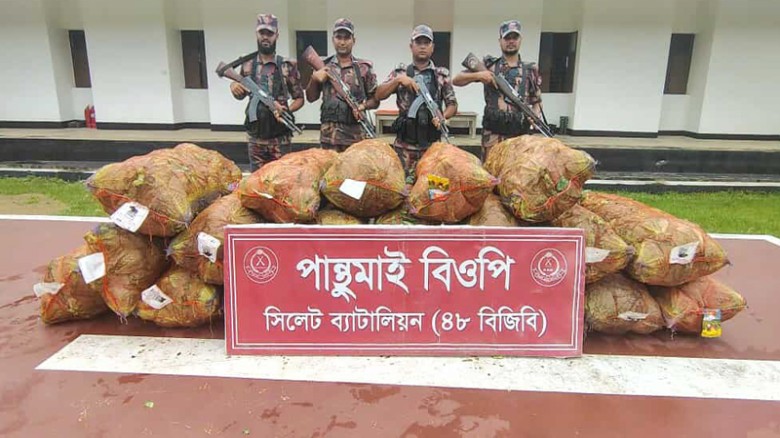 সিলেট সীমান্তে ১ কোটি ১৫ লক্ষ টাকার চোরাচালানী পণ্য জব্দ