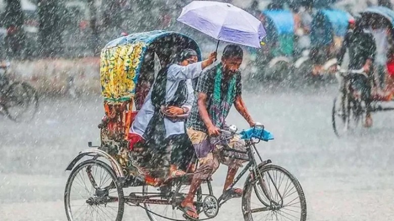 বঙ্গোপসাগরে লঘুচাপ সৃষ্টি হতে পারে, সারাদেশে মাঝারি ও ভারী বর্ষণের সম্ভাবনা