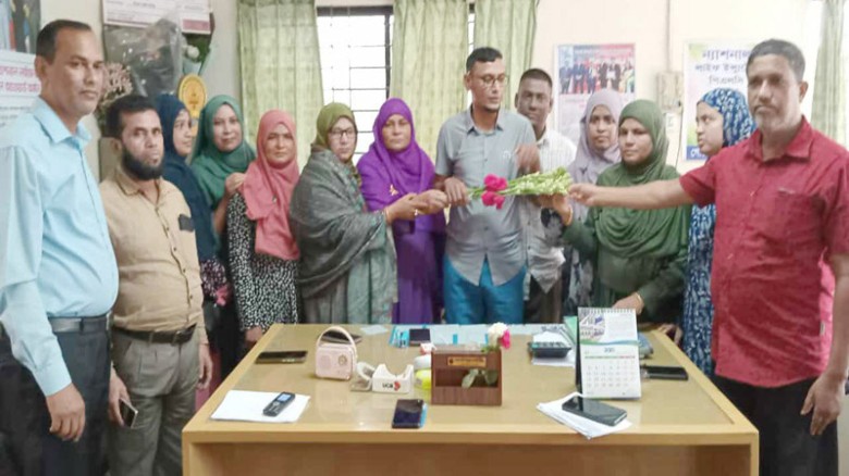 ওসমানীনগরে ন্যাশনাল লাইফ ইন্স্যুরেন্স এর জুন প্রধান আব্দুল মুমিনকে সংবর্ধনা