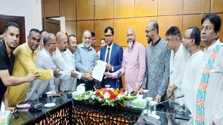 নির্ধারিত সময়ে সিলেট চেম্বারের নির্বাচন দেওয়ার দাবিতে জেলা প্রশাসকের কাছে স্মারকলিপি