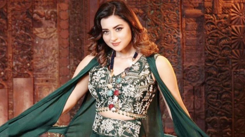 গায়িকা হিসেবে আত্মপ্রকাশ, এবার গান শোনাবেন বুবলী