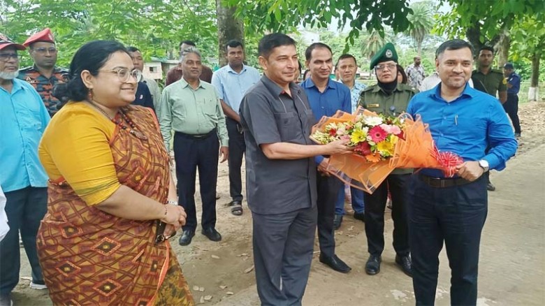 রাজস্থলী উপজেলা পরিদর্শনে বিভাগীয় কমিশনার, জনসেবা ...