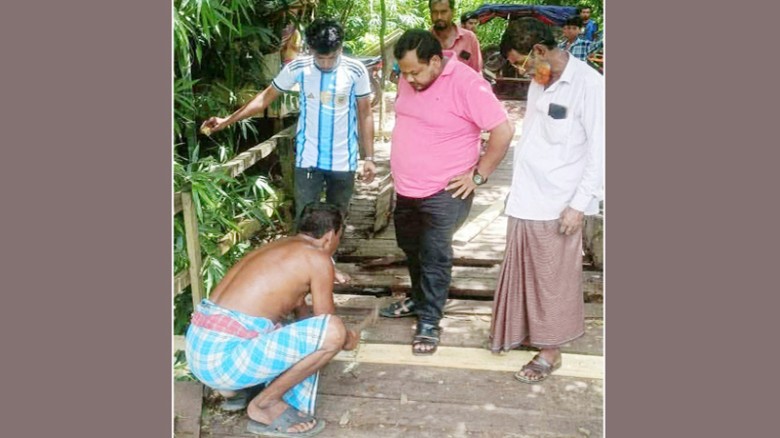 লদিয়া হাট ব্রিজ সংস্কার সম্পন্ন, দীর্ঘদিনের দুর্ভোগ থেকে মুক্তি পেল আমতলীর মানুষ