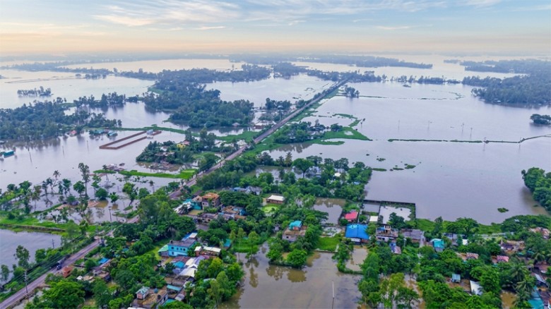 বন্যা ও পাহাড়ধসে ৪৪ প্রাণহানি, ক্ষতিগ্রস্ত প্রায় ৮০ হাজার বসতঘর