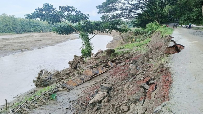 রোয়াংছড়ি-কচ্ছপতলী সড়কের বেহাল দশা, দ্রুত সংস্কারের...