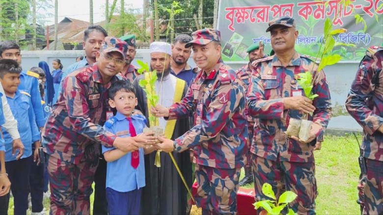 রাঙ্গামাটির বাঘাইছড়িতে বনজ, ফলজ ও ঔষধি গাছ রোপণ করল ২৭ বিজিবি