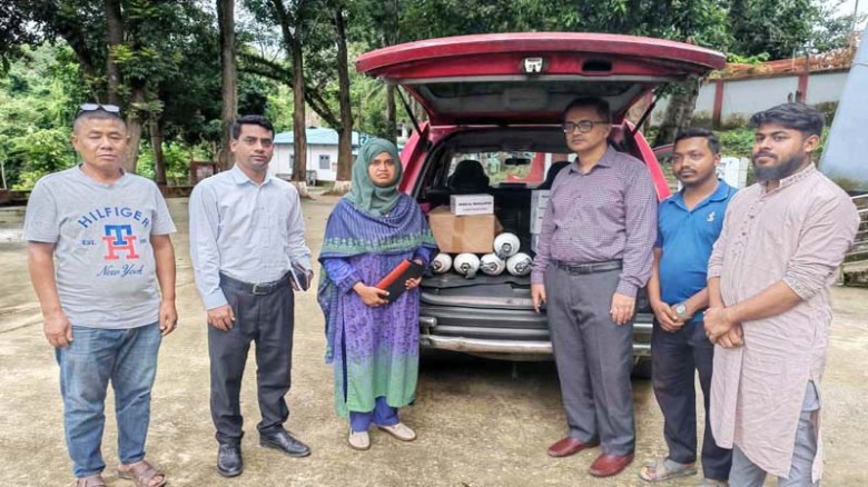 বান্দরবানের রুমা উপজেলায় স্বাস্থ্যসেবায় নতুন সহায়তা, চিকিৎসা সামগ্রী বিতরণ
