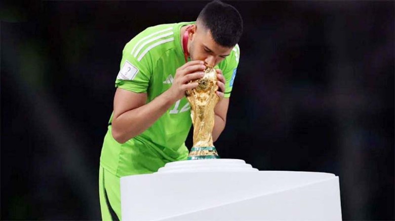 দশ বছর পর ম্যানসিটিতে ফিরছেন আর্জেন্টাইন বিশ্বকাপজয়ী গোলরক্ষক রুলি