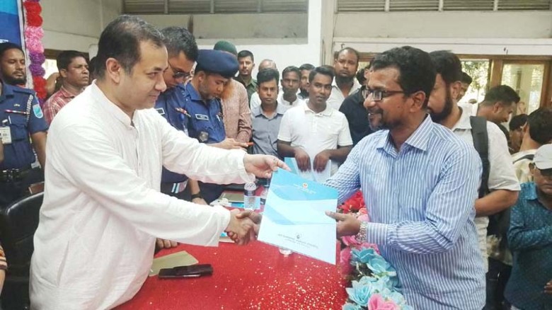 সাংবাদিকদের স্বাধীনভাবে কাজের পরিবেশ নিশ্চিত করেছে সরকার : তথ্য ও সম্প্রচার প্রতিমন্ত্রী