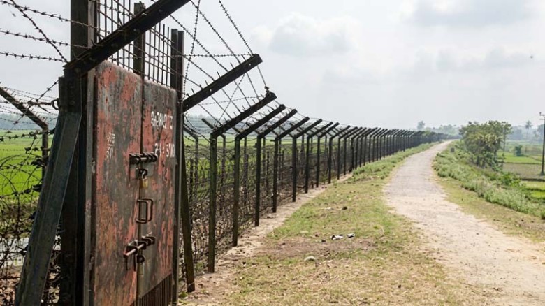 আখাউড়া সীমান্তে কাঁটাতারের পাশে কিশোরের লাশ, বিজিবি-বিএসএফের যোগাযোগ
