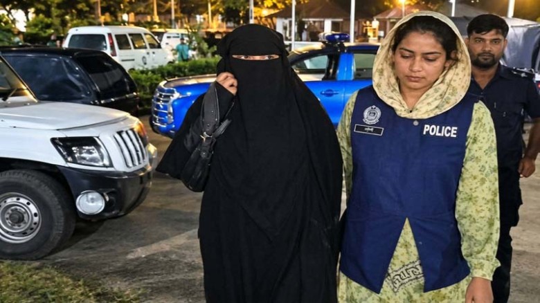 কক্সবাজার সরকারি কলেজের হোস্টেলে ২০ হাজার ইয়াবা, ছাত্রী আটক