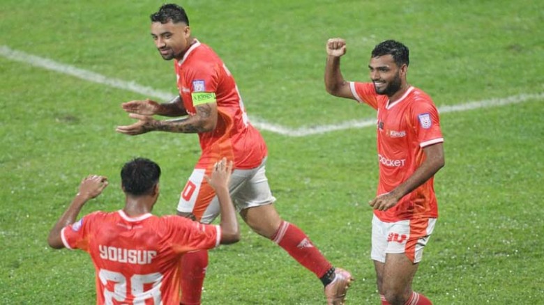 সাব্বিরের হ্যাটট্রিক, ওয়ান্ডারার্সকে ৭ গোলের বন্যায় ভাসাল বসুন্ধরা কিংস