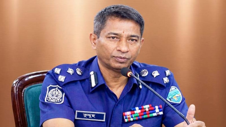 চট্টগ্রাম রেঞ্জের ডিআইজি আবদুল কুদ্দুছ চৌধুরীর উদ্যোগে মাদক ও অপরাধ দমনে কঠোরতা
